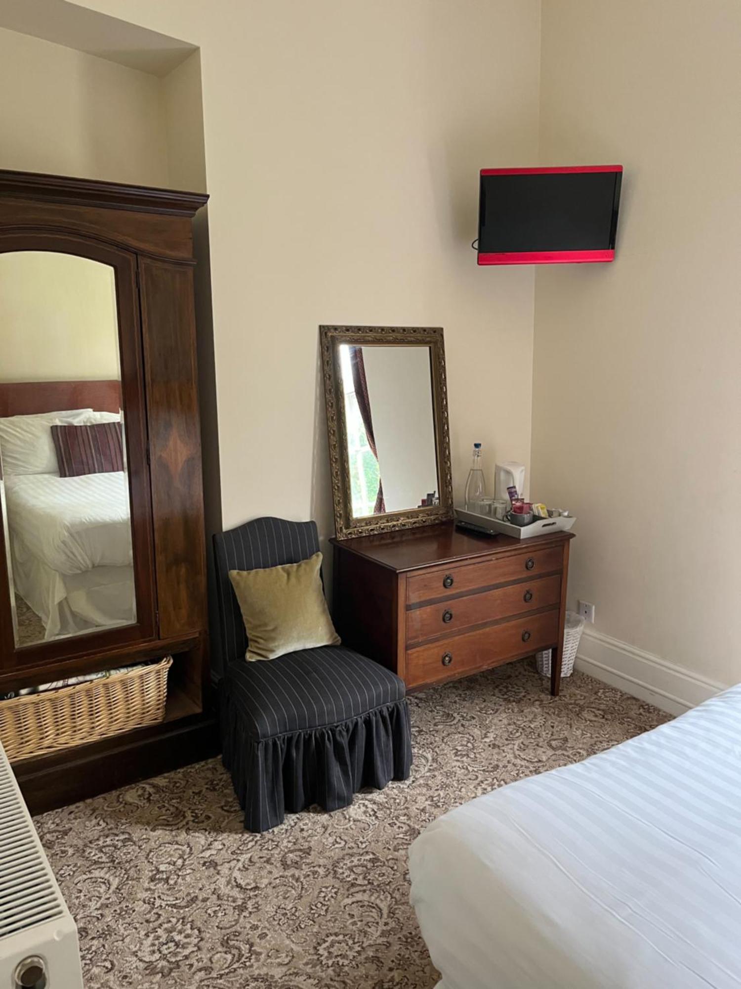 Picton-House Hotel Llandowror Ngoại thất bức ảnh