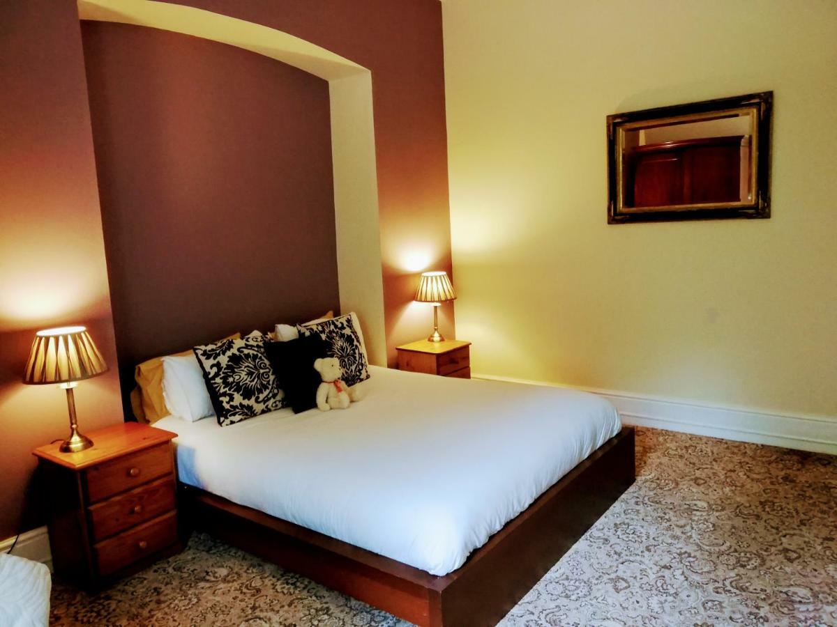 Picton-House Hotel Llandowror Ngoại thất bức ảnh